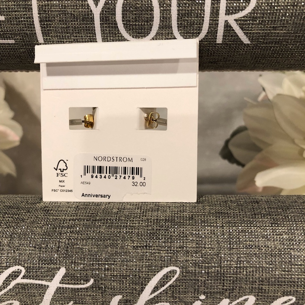 Madewell Earrings - Picture 5 of 5